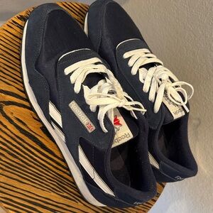 Reebok Men's Dark Blue and White Sneakers